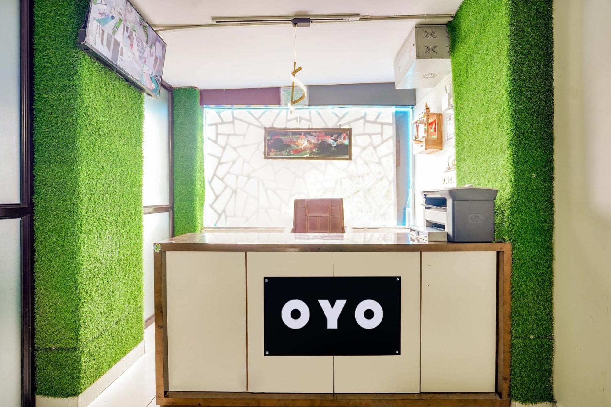Super Oyo Hotel O Sky Wings Ádzsmir Kültér fotó