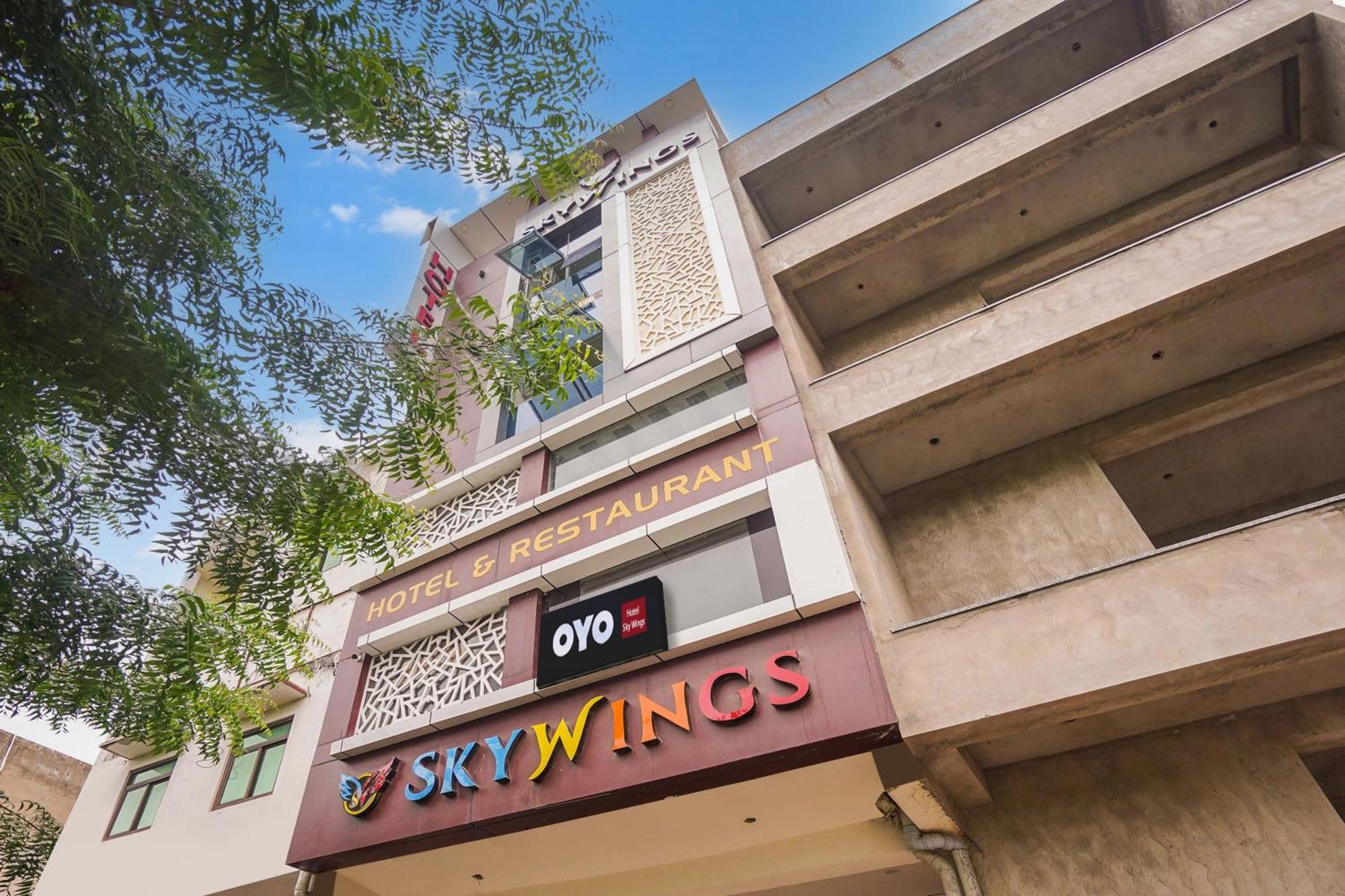 Super Oyo Hotel O Sky Wings Ádzsmir Kültér fotó