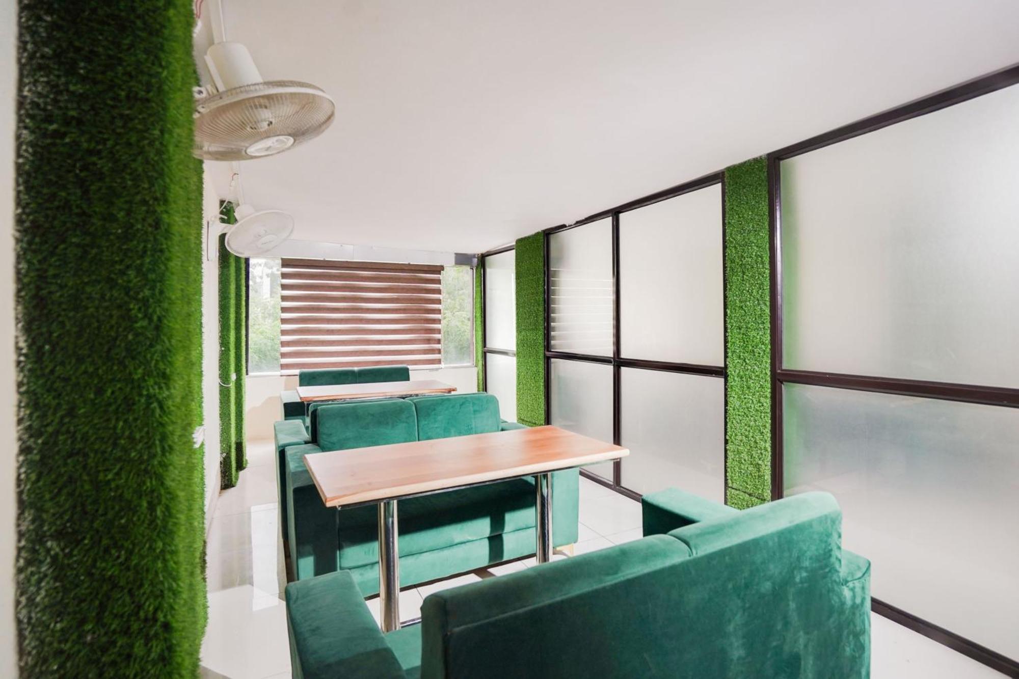 Super Oyo Hotel O Sky Wings Ádzsmir Kültér fotó